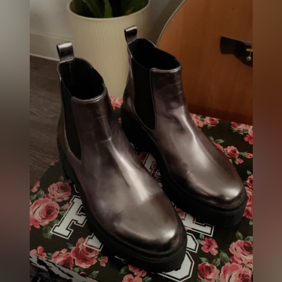 🤘JEFFREY CAMPBELL UNIVERSAL CHELSEA BOOTS - Picture 2 of 9